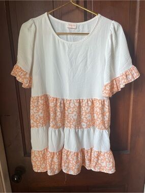 Hailey & Co women's small white / orange top
